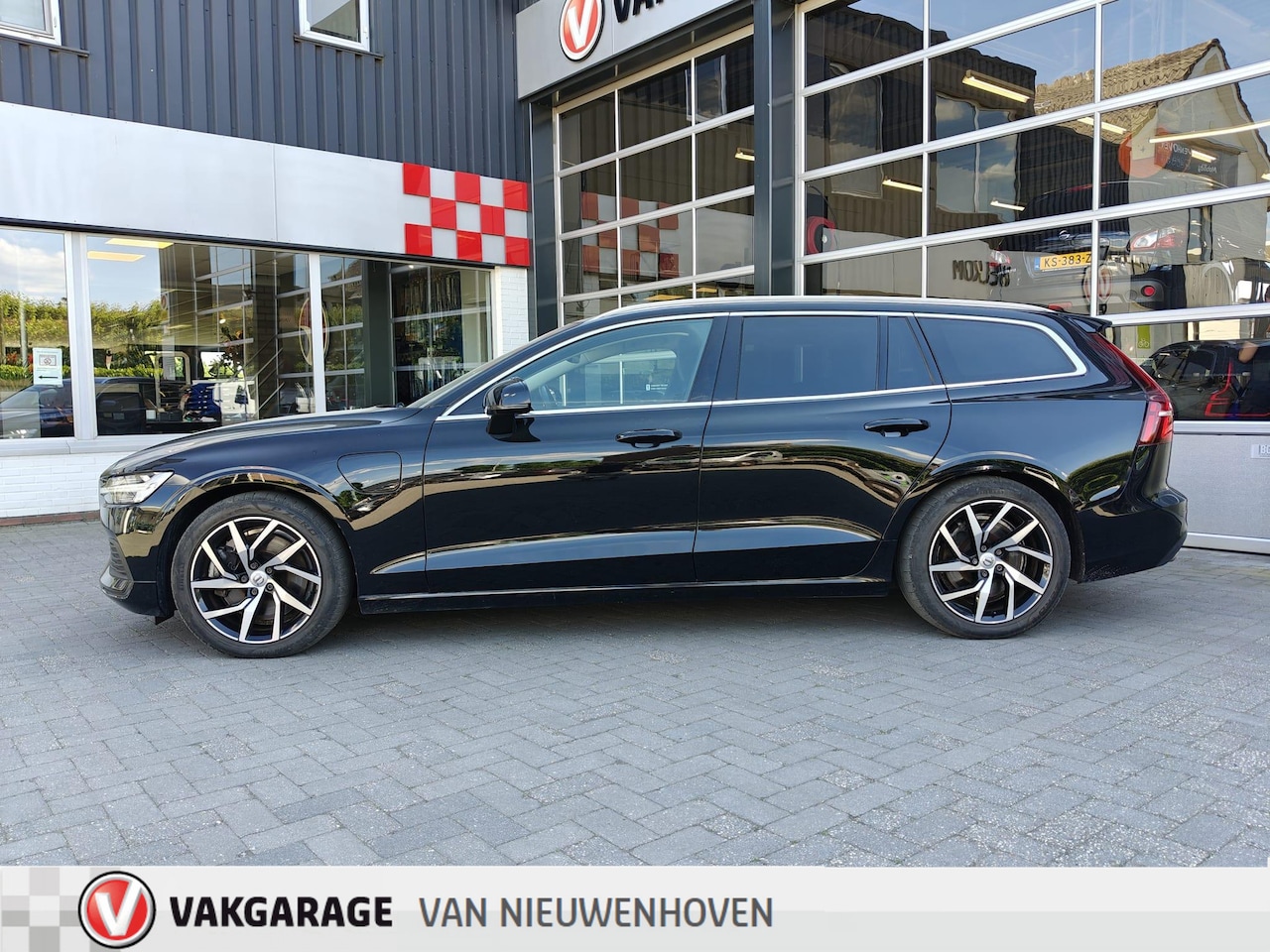 Volvo V60 - 2.0 T6 Twin Engine AWD *10 jaar garantie - AutoWereld.nl