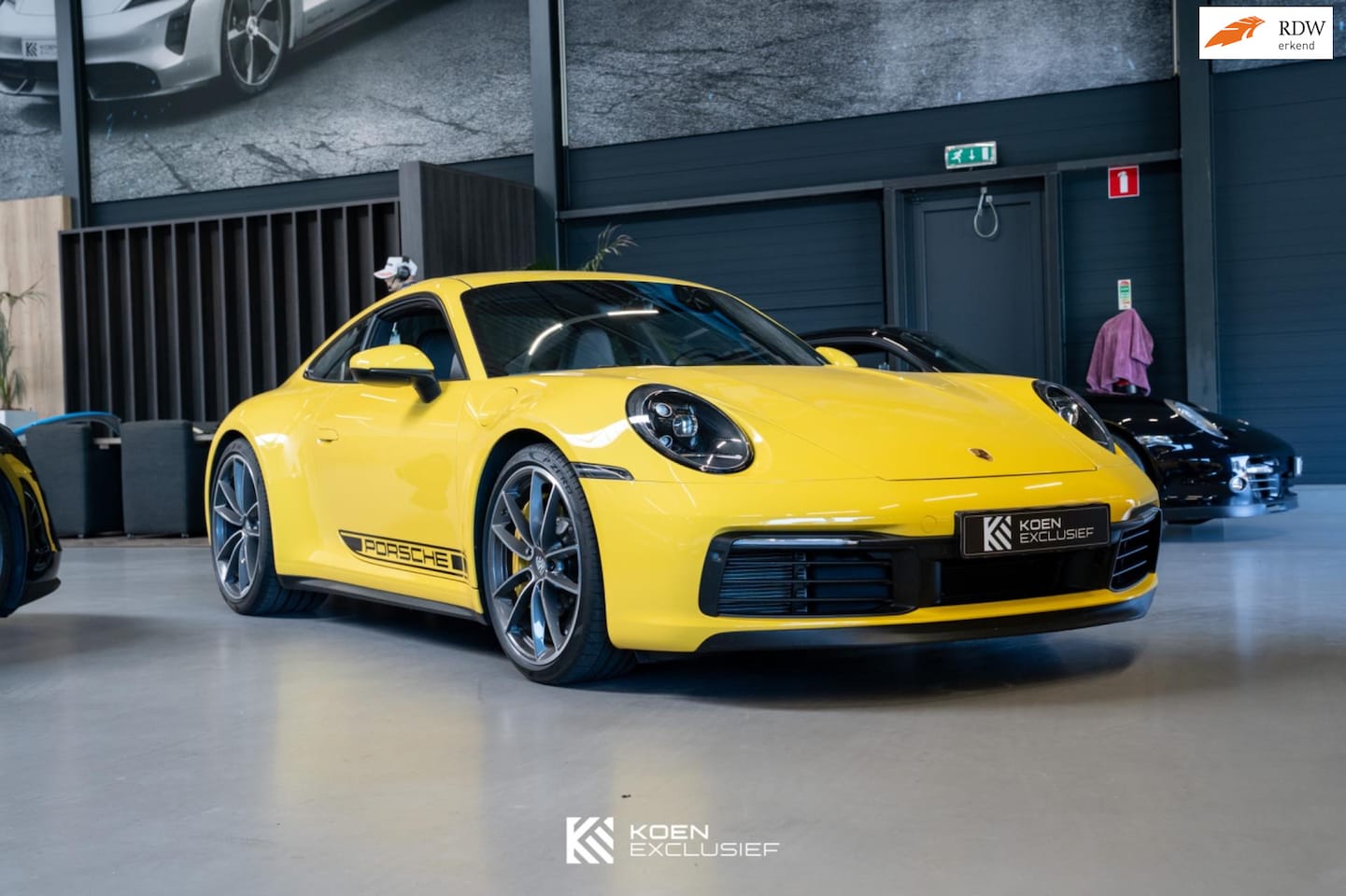 Porsche 911 - 992 3.0 Carrera S (2019) PCCB, PDCC, lift, Burmester, Achteras besturing - AutoWereld.nl