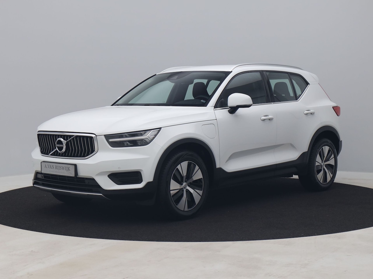 Volvo XC40 - 1.5 T4 Recharge Business Pro | CAMERA | KEYLESS - AutoWereld.nl