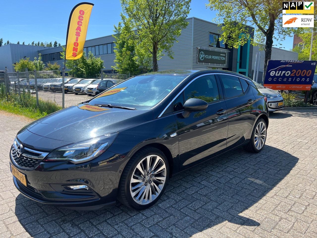 Opel Astra - 1.4 Innovation - CAMERA - CARPLAY - 2016 - ZWART ! - AutoWereld.nl
