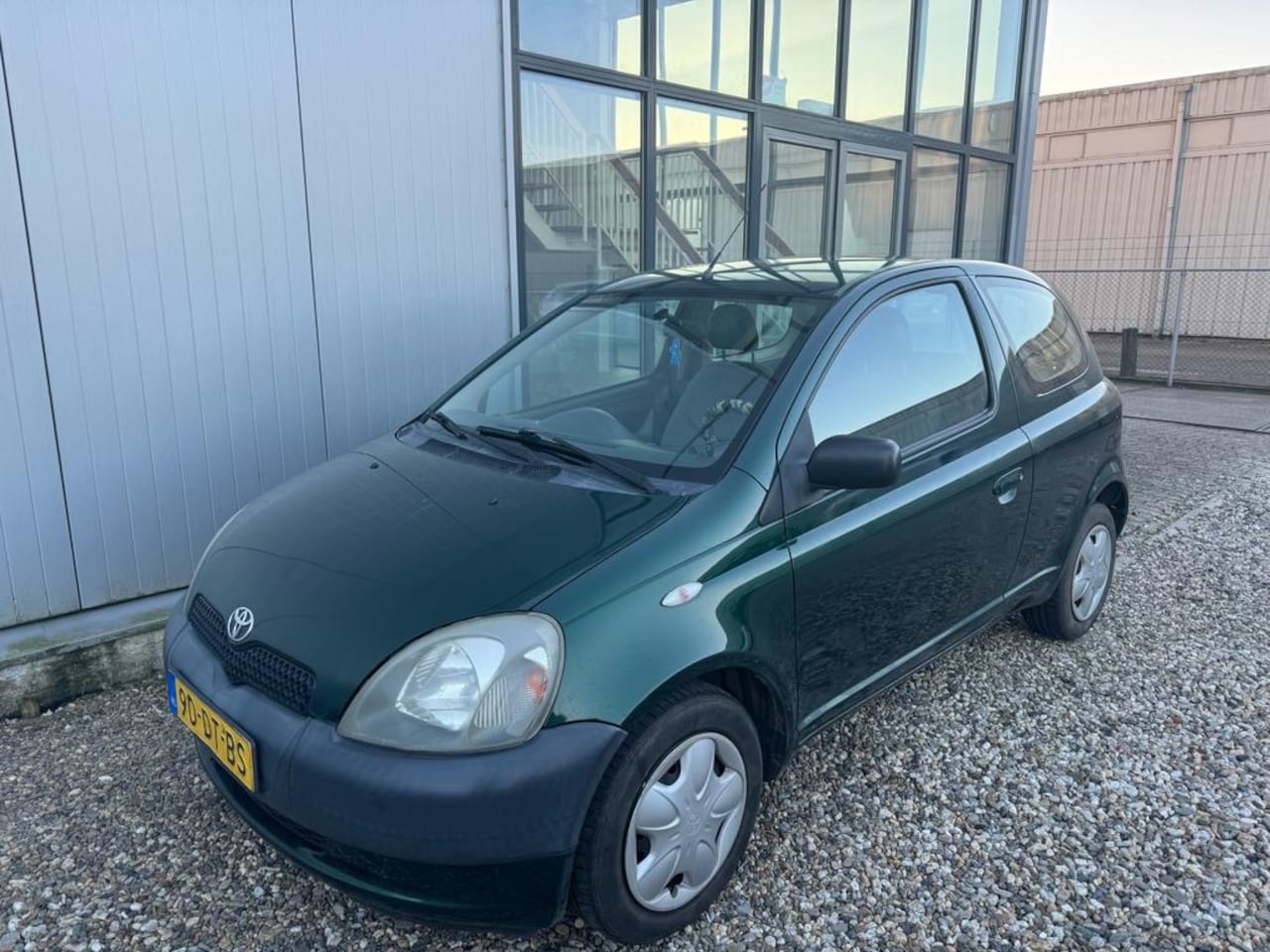 Toyota Yaris - 1.0-16V VVT-i Terra | Trekhaak | Automaat - AutoWereld.nl