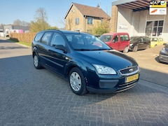 Ford Focus Wagon - 1.6-16V Trend