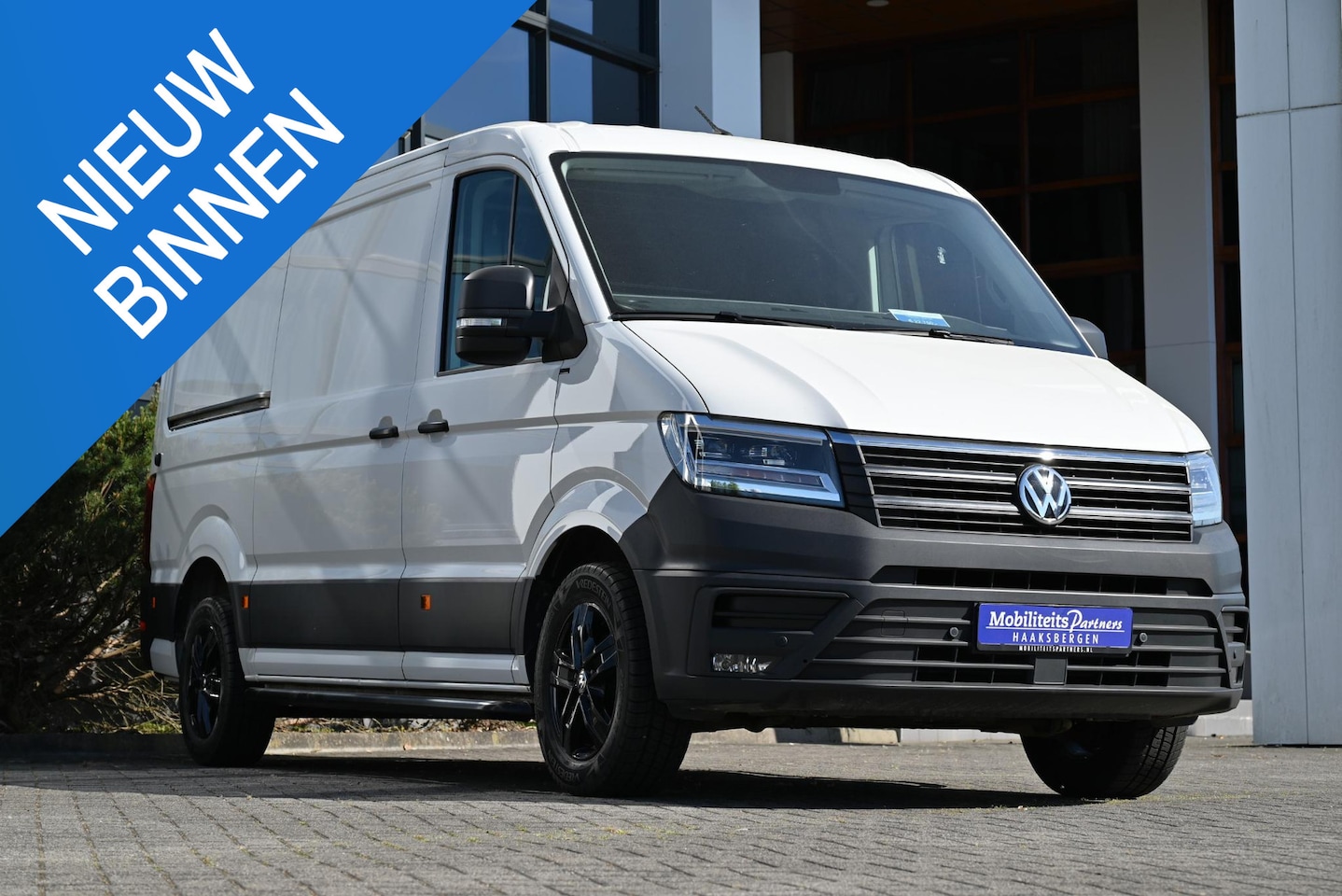 Volkswagen Crafter - 35 2.0 TDI L3H2 35 2.0 TDI L3H2 177pk, H-line, Full option o.m. standkachel, cruise met radar, geveerde st - AutoWereld.nl