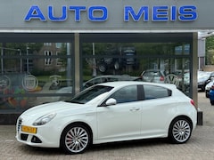 Alfa Romeo Giulietta - 1.4 T Distinctive Automaat Navi Clima Cruise PDC