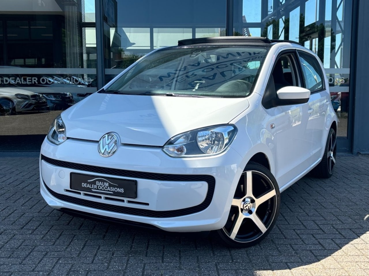Volkswagen Up! - 1.0 MOVE UP! AUTOMAAT PANORAMADAK - AutoWereld.nl