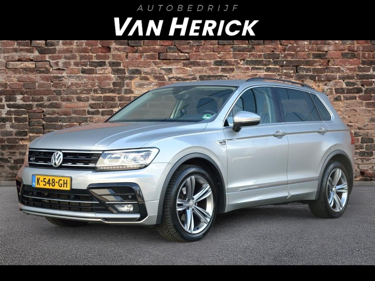 Volkswagen Tiguan - 1.5 TSI ACT R-line 150PK| Carplay | Nette staat - AutoWereld.nl
