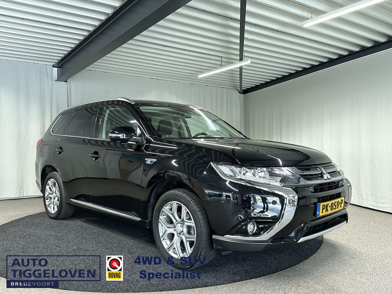 Mitsubishi Outlander - 2.0 PHEV Premium Automaat | Trekhaak - AutoWereld.nl