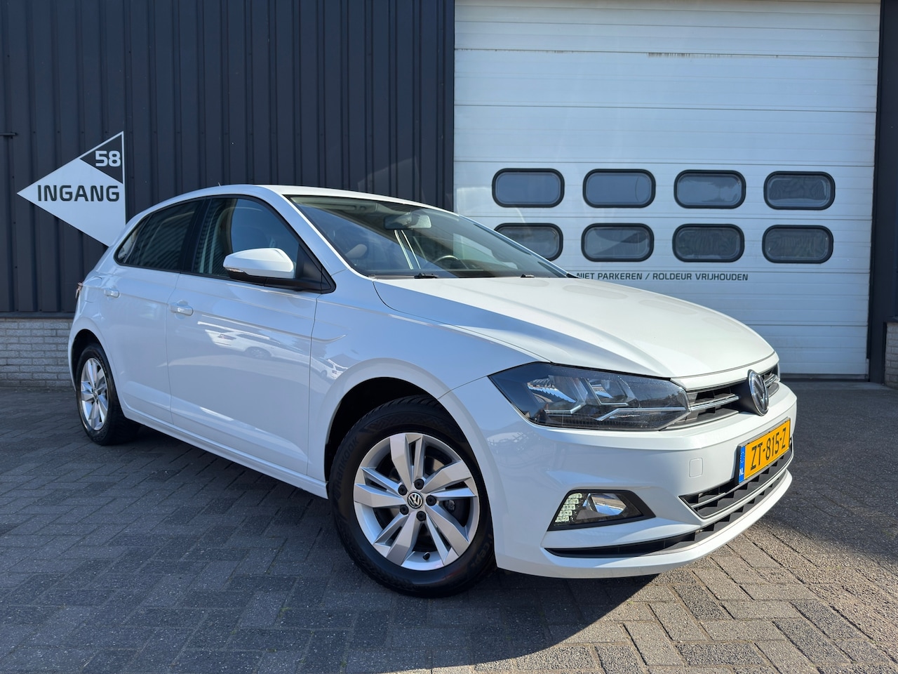 Volkswagen Polo - 1.0 TSI Comfortline/airco/lm velgen/1e eigenaar/navi/adaptiv.cruise/DAB - AutoWereld.nl