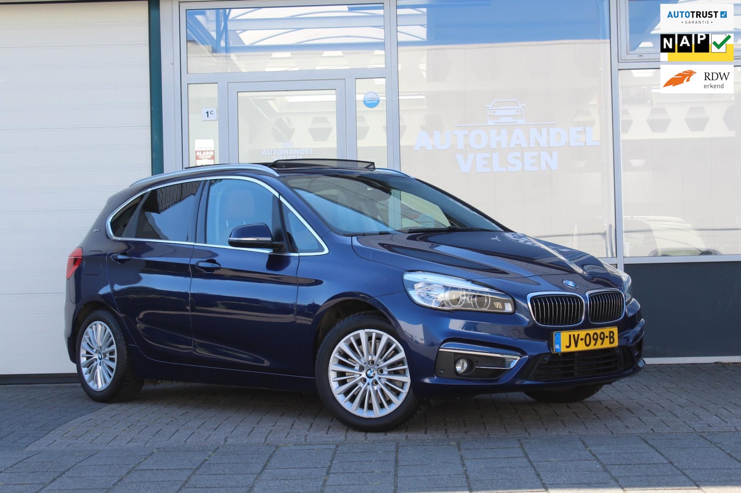 BMW 2-serie Active Tourer - 225xe Centennial High Executive Plug-In Hybrid Pano - AutoWereld.nl