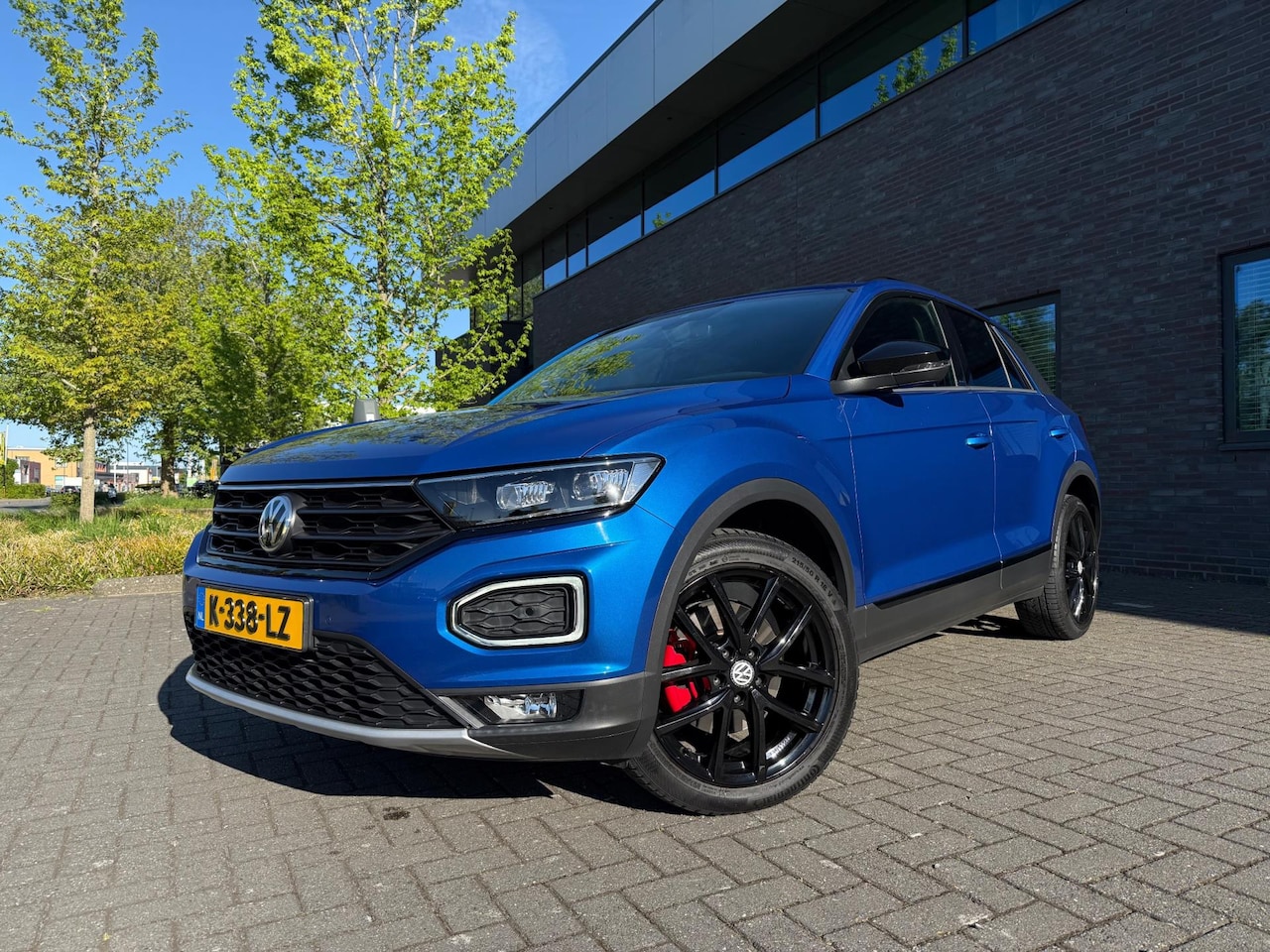 Volkswagen T-Roc - 1.5 TSI Sport Business R 1.5 TSI Sport Business R - AutoWereld.nl