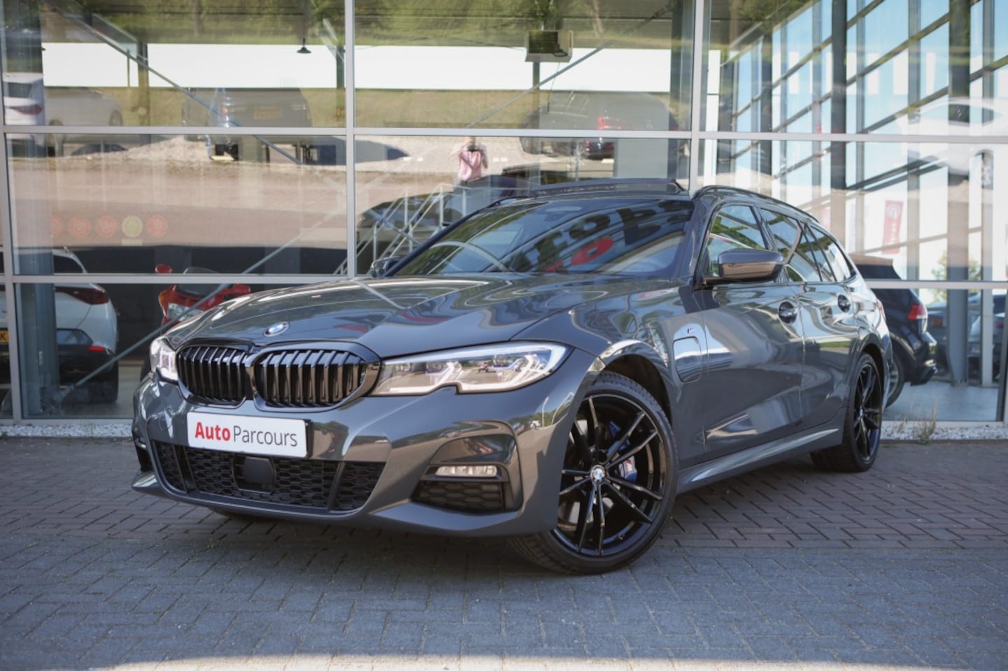 BMW 3-serie Touring - 330e xDrive M Sport | Pano | HUD | Laser | Assisted Drive | - AutoWereld.nl
