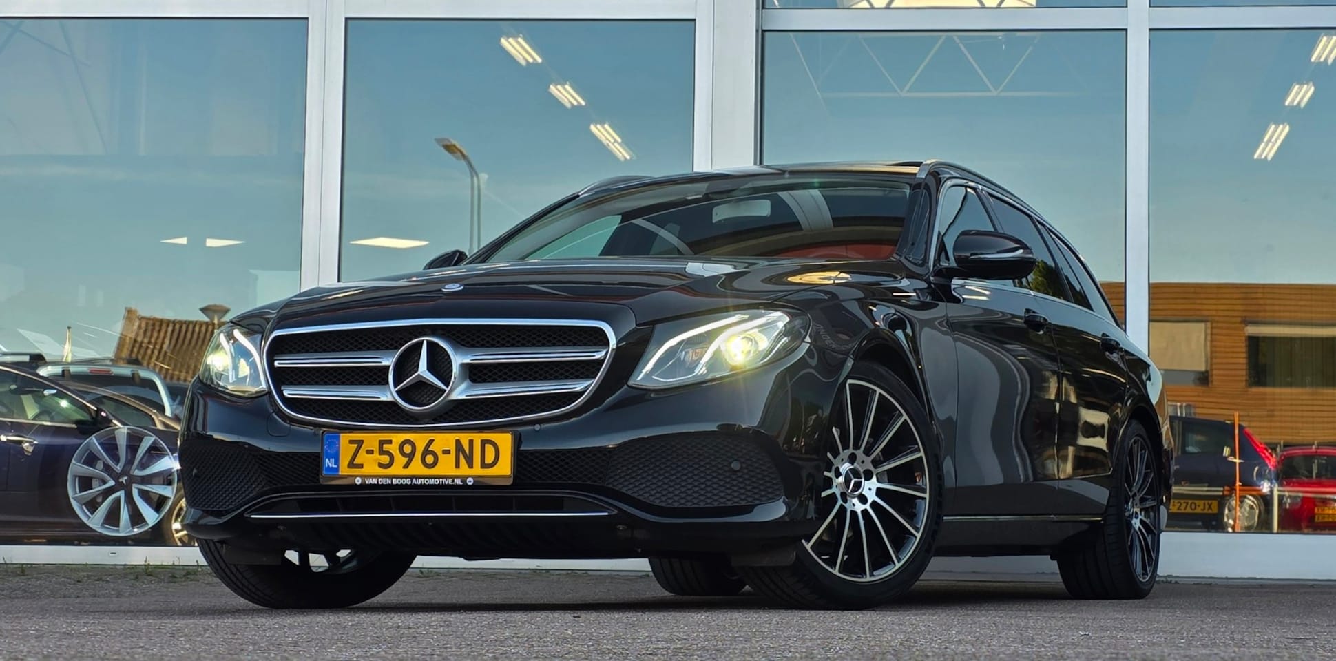 Mercedes-Benz E-klasse Estate - 200 Ambition Luchtvering Led Trekhaak Schuif/kanteldak Mooi! - AutoWereld.nl