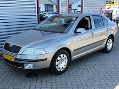 Skoda Octavia - 1.6 75kw Ambiente AUTOMAAT