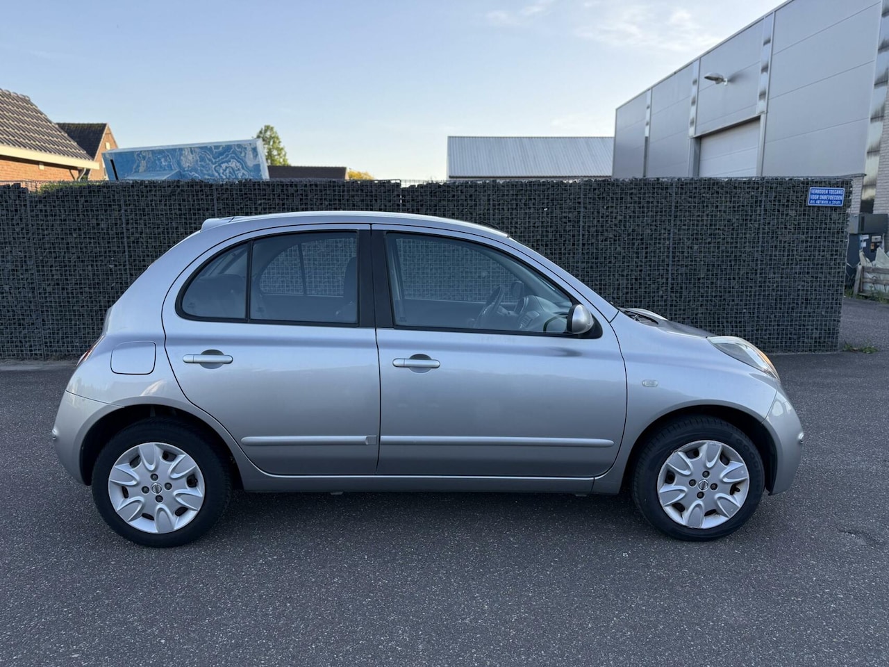 Nissan Micra - 1.2 5-deurs Airco Bluetooth Dealer onderhouden - AutoWereld.nl