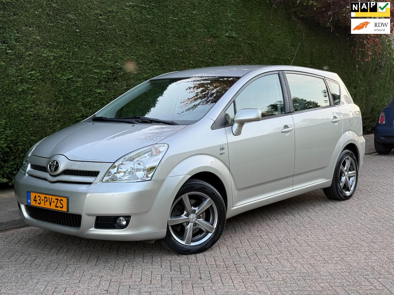 Toyota Corolla Verso - 1.8 VVT-i Sol 7p. /AUTOMAAT/LEER/AIRCO IJSKOUD/RIJDTNIEUW!/ - AutoWereld.nl