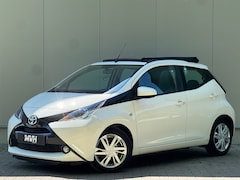 Toyota Aygo - 1.0 VVT-i X-Wave - Cabrio - Keyless - Camera - Navi - Climate - Cruise - 15 Inch - MF Stuu