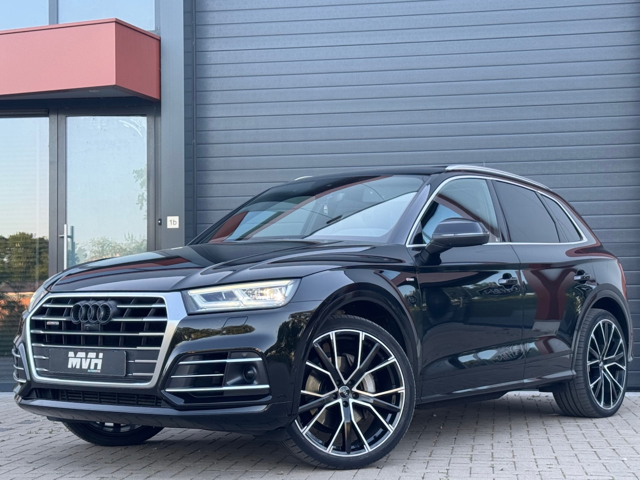 Audi Q5 - 3.0 TDI quattro Sport - S-Line - Panorama - Virtual - Leder - Ambient - Memory - 22 Inch - - AutoWereld.nl