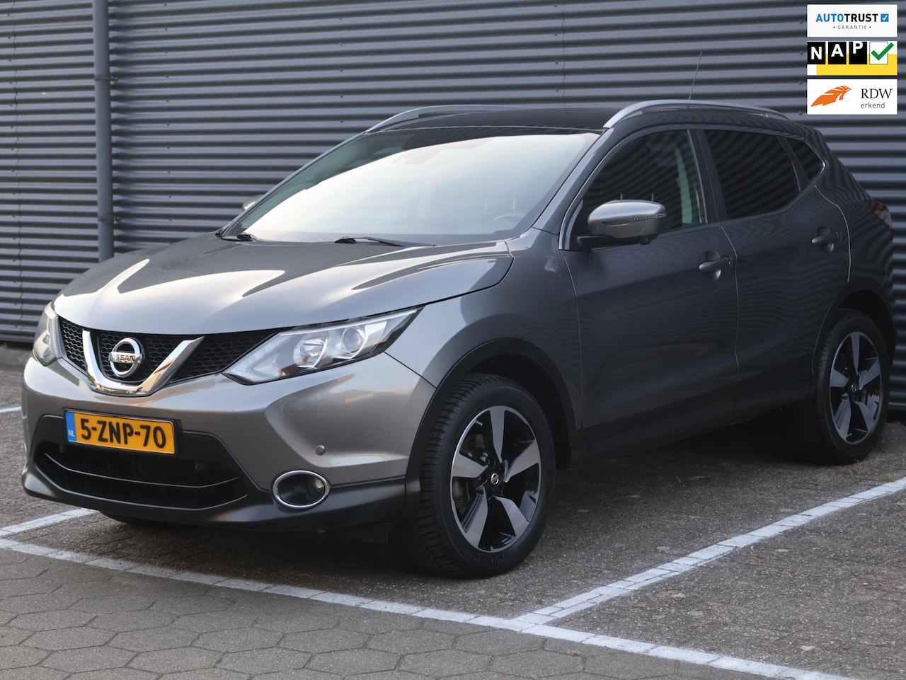 Nissan Qashqai - 1.2 Connect Edition|360 Cam|Nav|Climate|Pano| - AutoWereld.nl