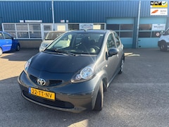 Toyota Aygo - 1.0 5-Deurs - Dealer onderhouden Zeer nette auto