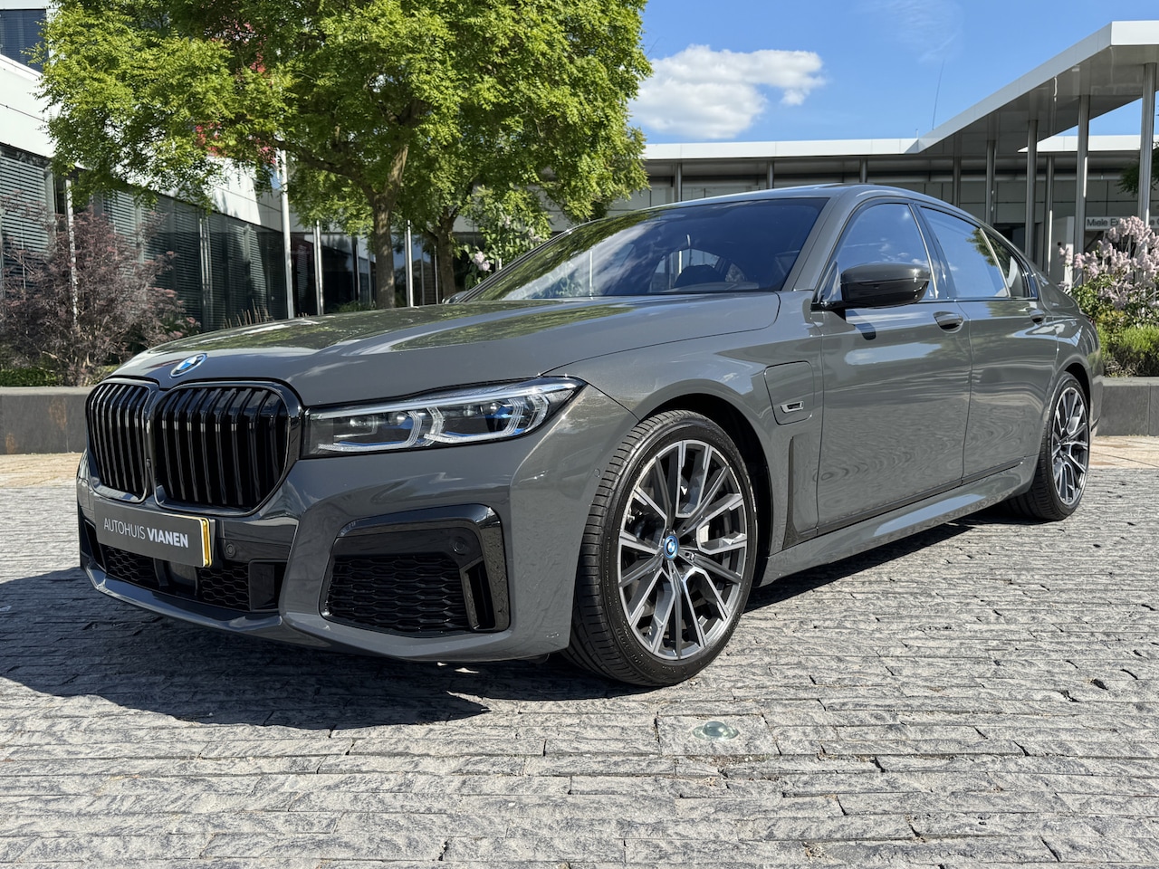 BMW 7-serie - 745e High Executive / M sportpakket / Schuifdak / 360 Camara / - AutoWereld.nl