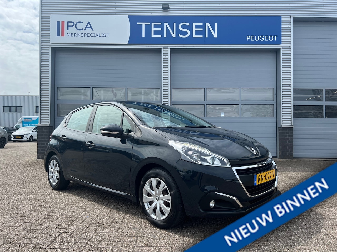 Peugeot 208 - 1.2 PureTech Blue Lion | DAB | Navigatie | Carplay en Android auto | Cruise control | - AutoWereld.nl