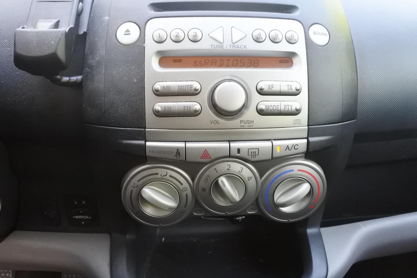 Daihatsu Sirion 2 - 1.3-16V Comfort 5 drs nw apk bij afl. - AutoWereld.nl