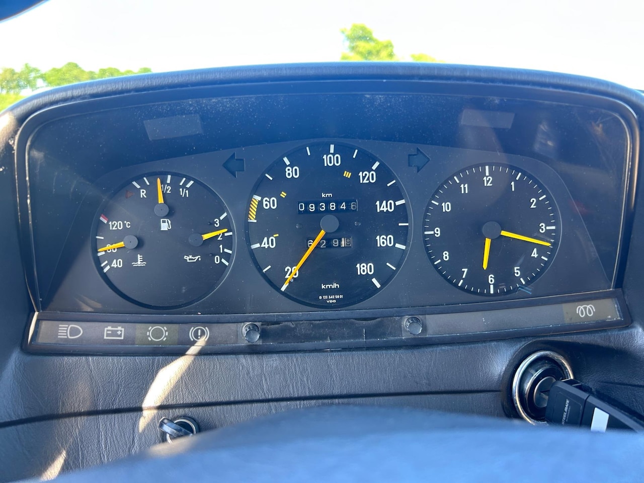 Mercedes-Benz 200-280 (W123) - 300 D 5 cyl. 300 D 5 cyl. - AutoWereld.nl