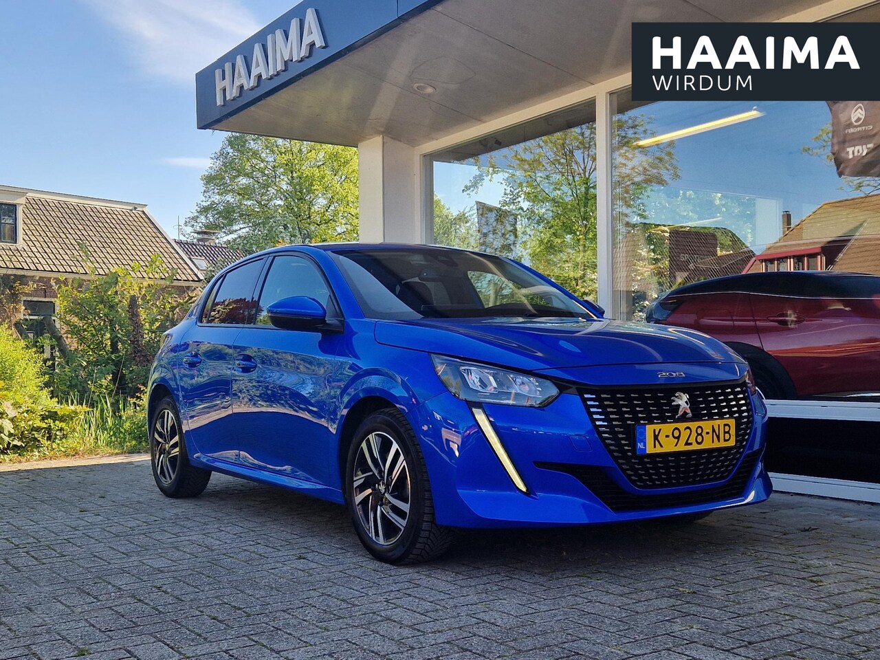 Peugeot 208 - 1.2T 100pk Blue Lease Allure | Achteruitrijcamera | Navigatie | Keyless Entry | Parkeersen - AutoWereld.nl