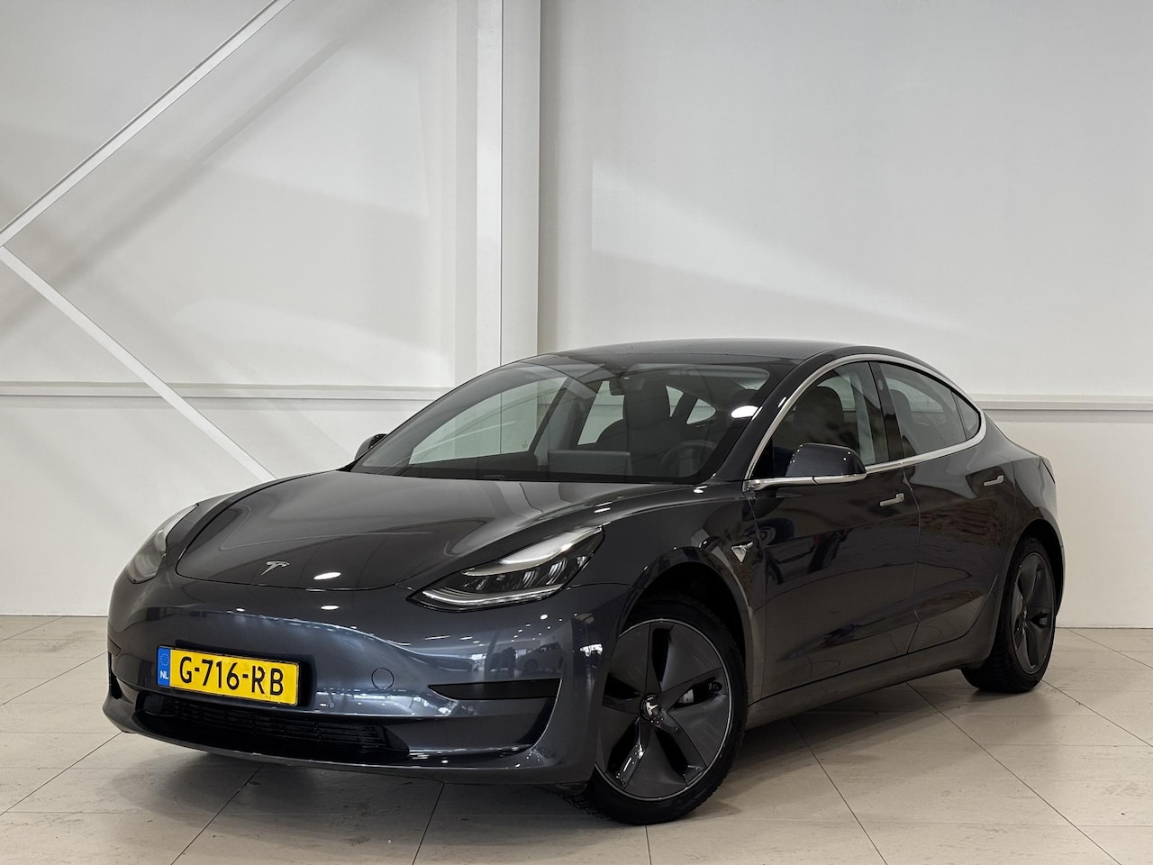 Tesla Model 3 - Standard RWD Plus 60 kWh | Trekhaak | Leder | NL-Auto - AutoWereld.nl