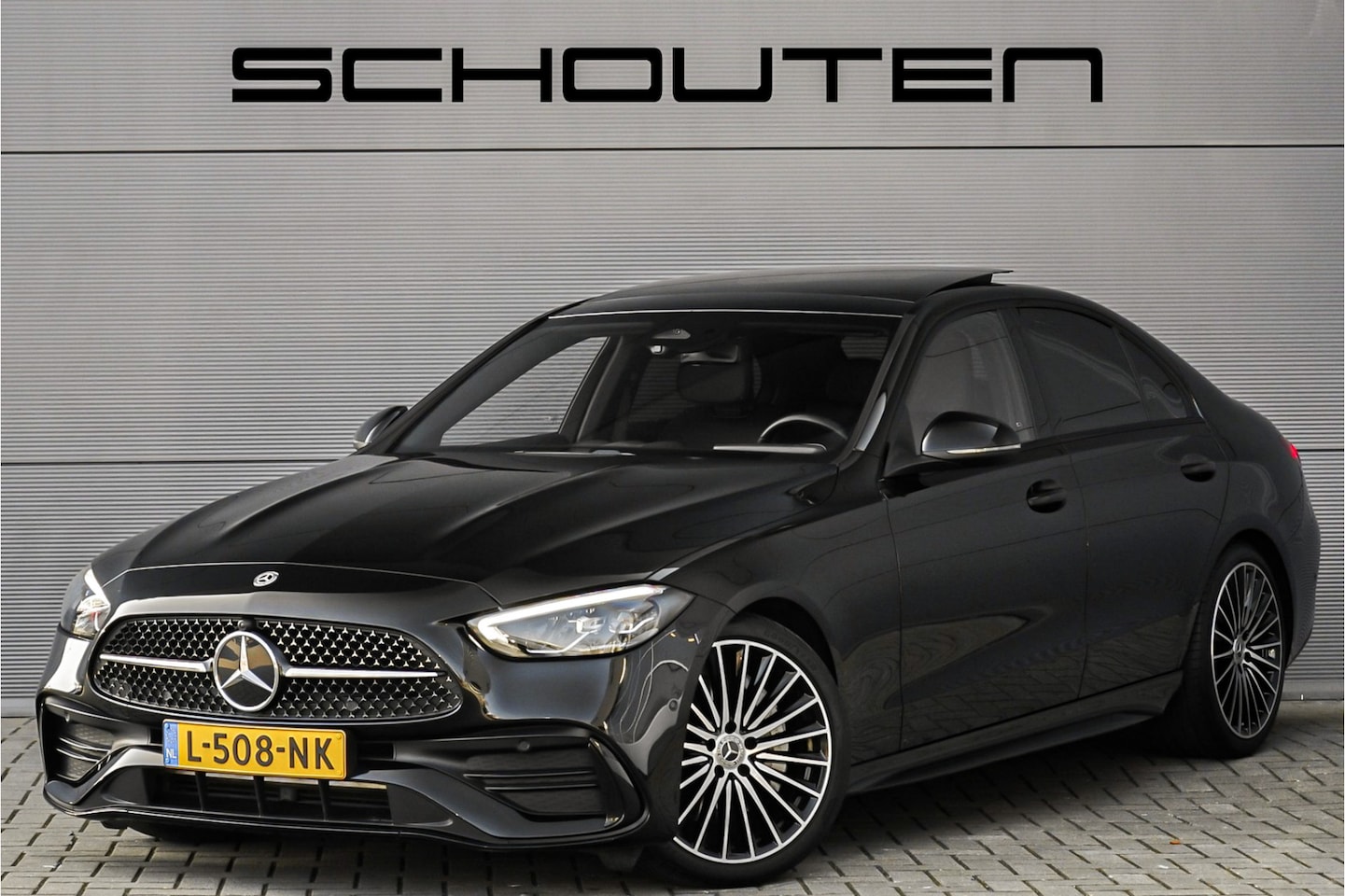 Mercedes-Benz C-klasse - 180 AMG Line Pano Night Leder 19" - AutoWereld.nl