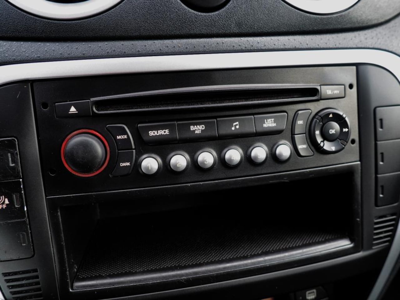 Citroën C3 - 1.4 Ligne Ambiance CLIMA CRUISE TREKHAAK PARKEER S.
