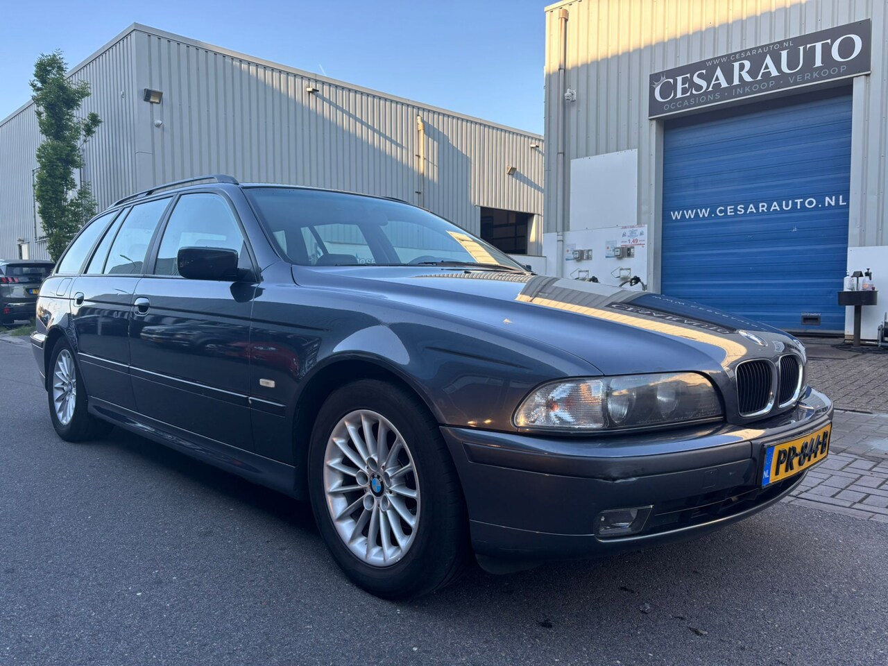 BMW 5-serie Touring - 523I EXECUTIVE AUTOMAAT - AutoWereld.nl