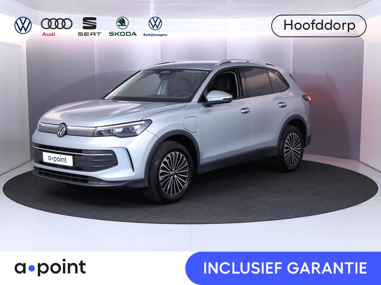 Volkswagen Tiguan - 1.5 eHybrid Life PHEV 204PK | Assistentie pakket | Stoelverwarming voor+achter | 18"Lm vel - AutoWereld.nl