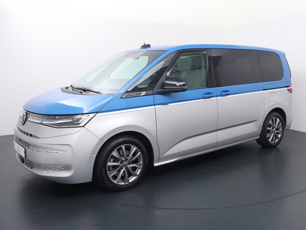 Volkswagen Multivan - 1.4 eHybrid L2H1 Style | 150 PK | Automaat | Navigatie | Panoramadak | Stoelverwarming | - AutoWereld.nl