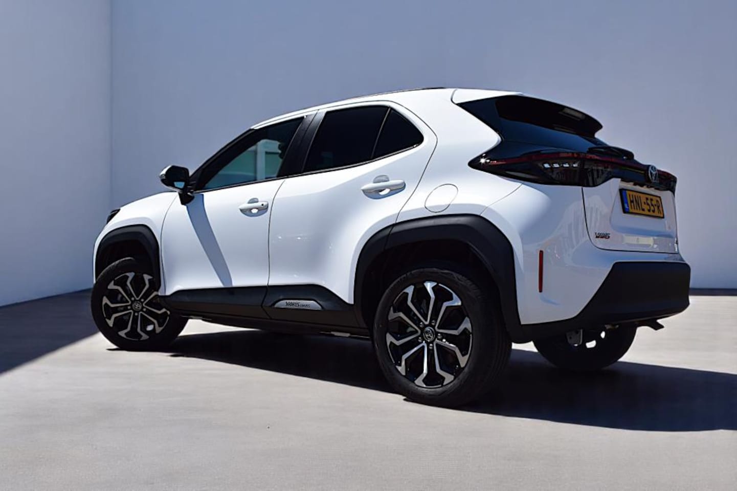 Toyota Yaris Cross - 1.5 Hybrid 115 Active, NIEUWE AUTO,APPLE/ANDROID AD-CRUISE CAMERA 17"LM-VELGEN