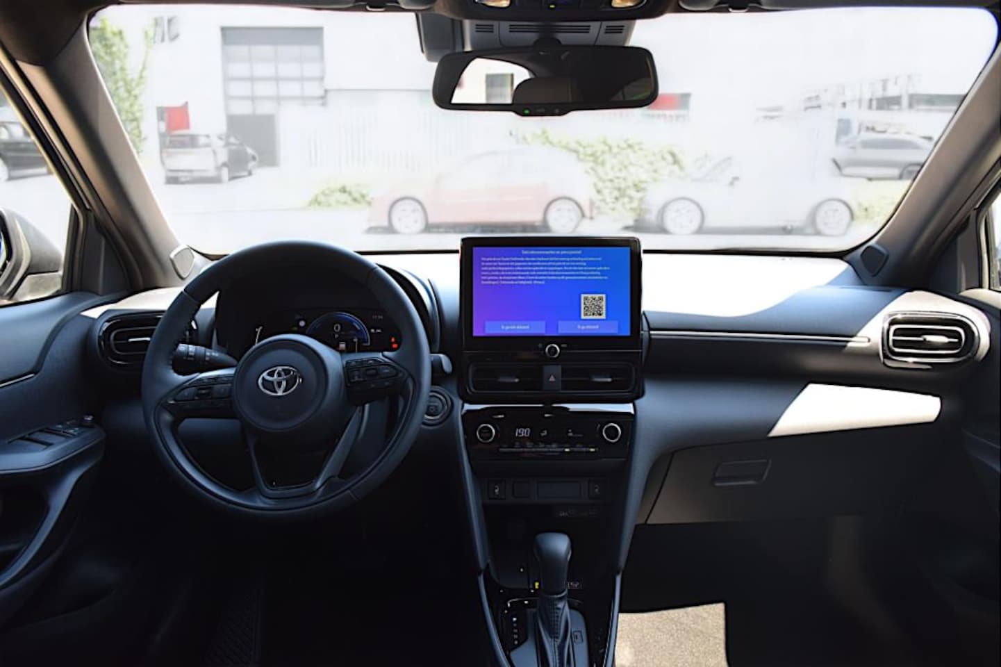 Toyota Yaris Cross - 1.5 Hybrid 115 Active, NIEUWE AUTO,APPLE/ANDROID AD-CRUISE CAMERA 17"LM-VELGEN
