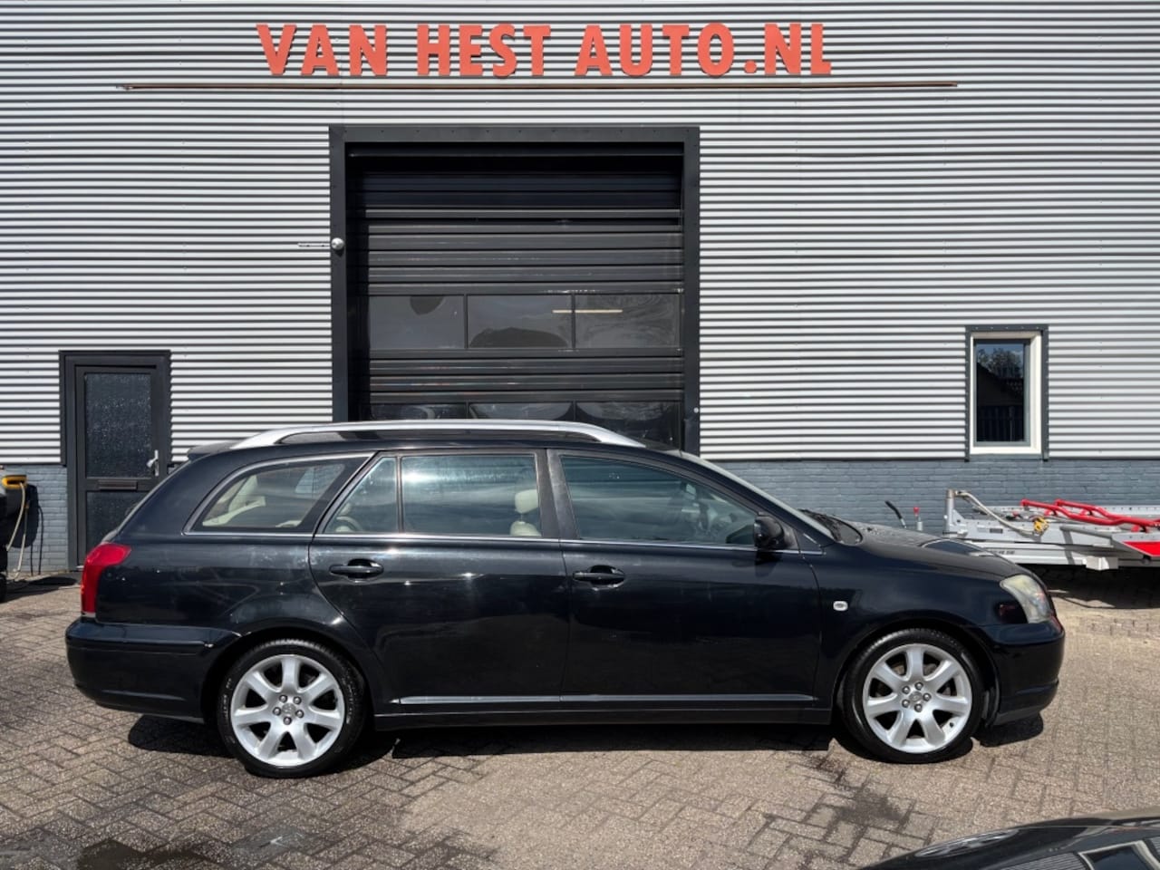 Toyota Avensis Wagon - 2.0 VVTi Executive | CLIMA | NAVI | CRUISE CONTROL | LEER | SPOR - AutoWereld.nl