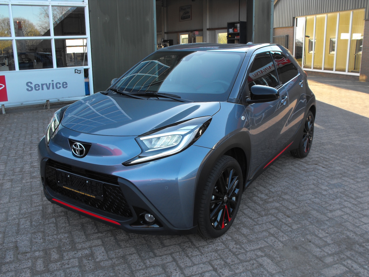 Toyota Aygo X - 1.0 VVT-i S-CVT Premium Undercover - AutoWereld.nl