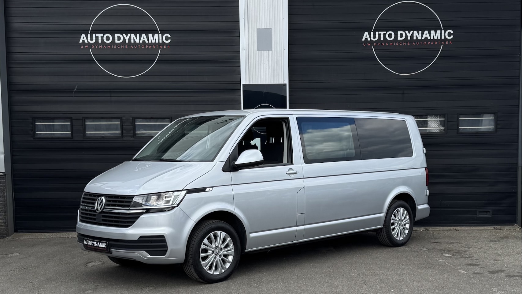 Volkswagen Transporter - 2.0 TDI L2H1 28 Highline DSG Dubbele Cabine | Lang - AutoWereld.nl