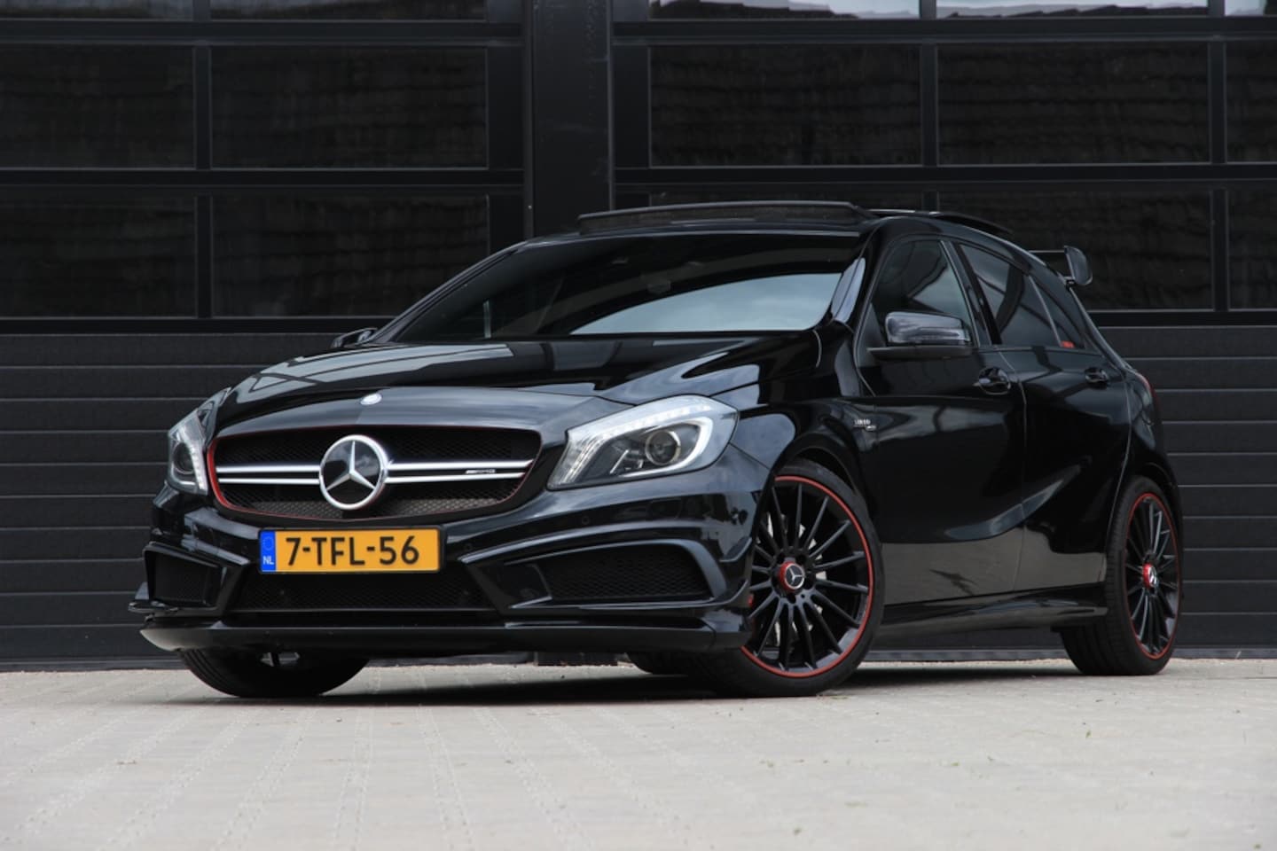 Mercedes-Benz A-klasse - AMG 45 4MATIC | Schaalstoelen |Aero pakket | Pano dak | - AutoWereld.nl