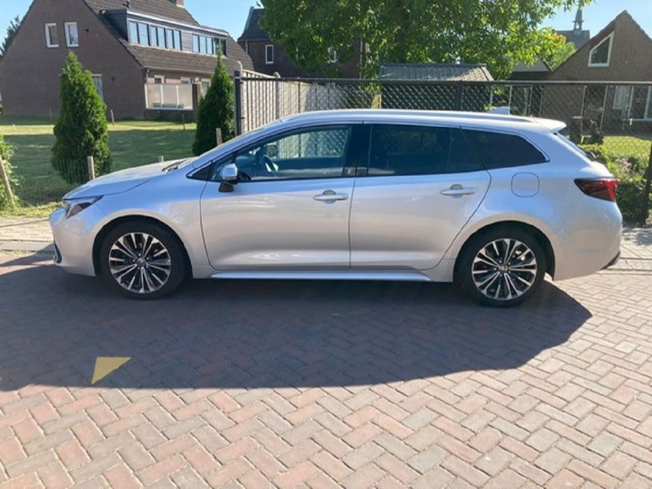 Toyota Corolla Touring Sports - 1.8 Hybrid First Edition Vaste prijs, bellen voor een afspraak - AutoWereld.nl