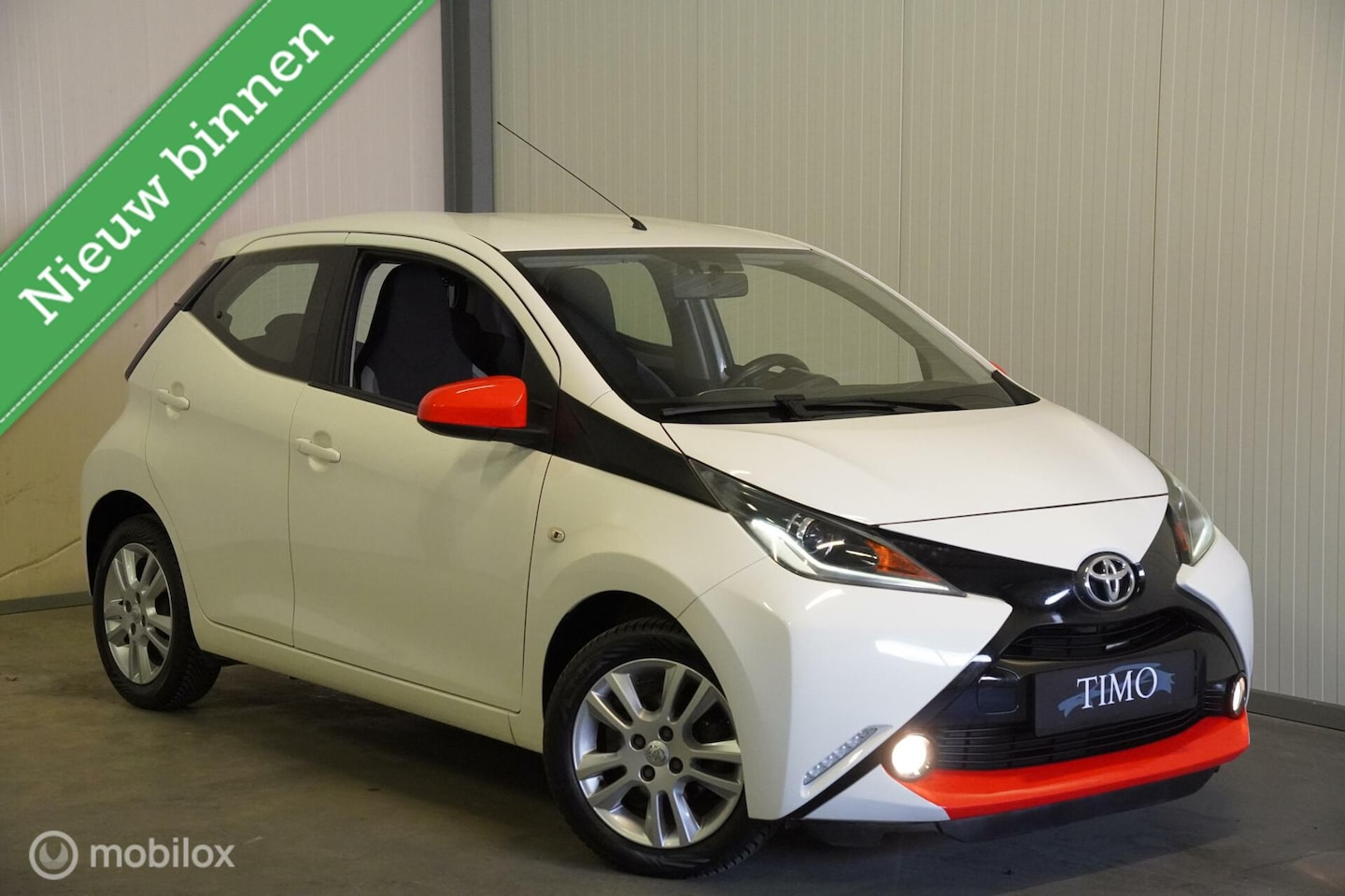 Toyota Aygo - 1.0 VVT-i x-play 1.0 VVT-i x-play 5-Deurs, 2016 - AutoWereld.nl