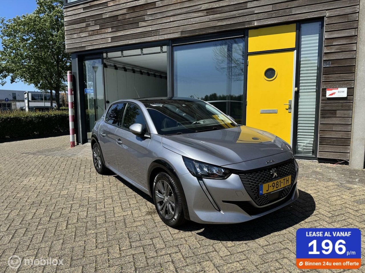 Peugeot e-208 - EV Allure 50 kWh Panodak 1e eig. NL auto - AutoWereld.nl