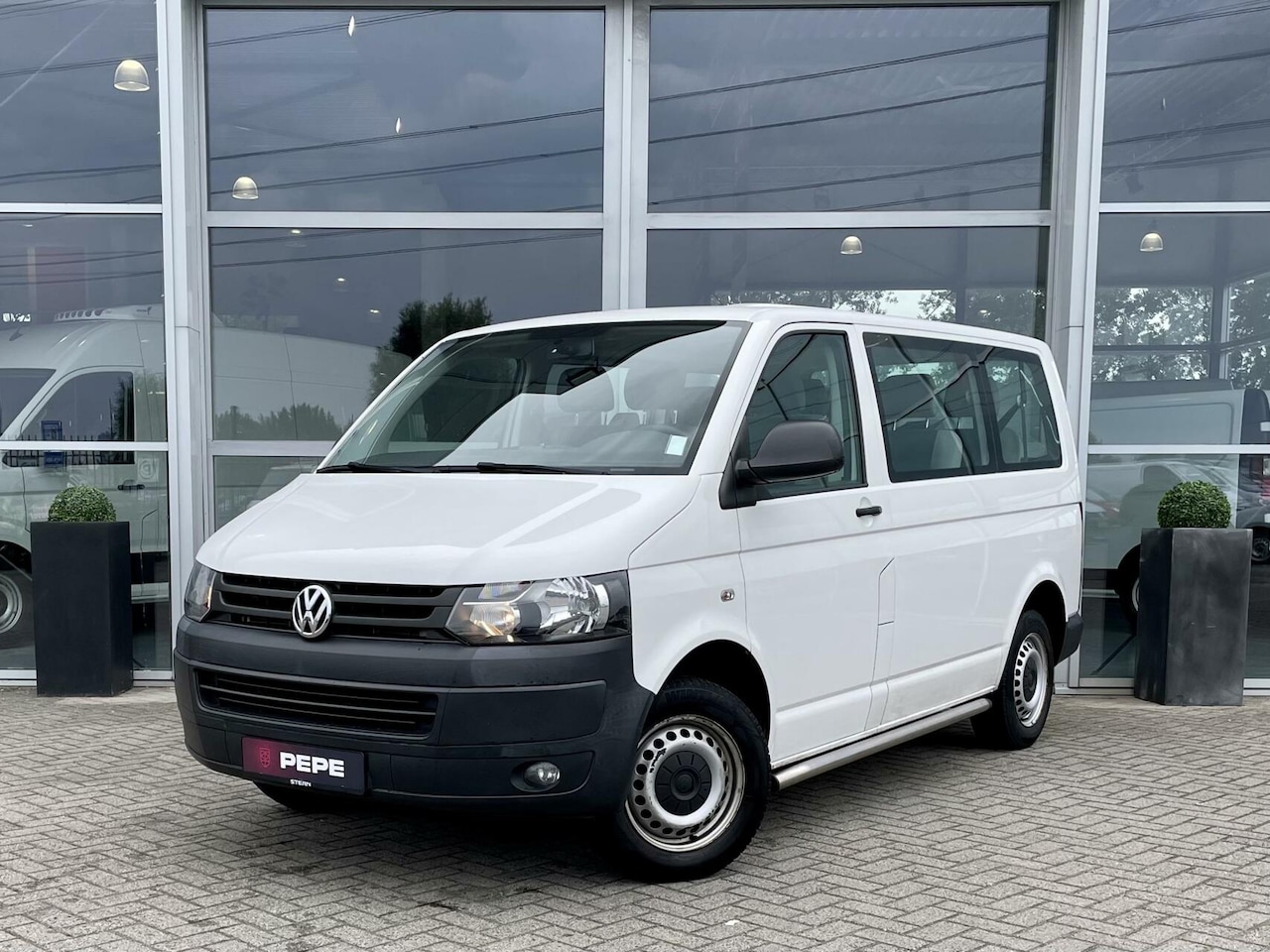 Volkswagen Transporter - T5 2.0 TDI L1H1 | 9-PERSOONS | AIRCO - AutoWereld.nl