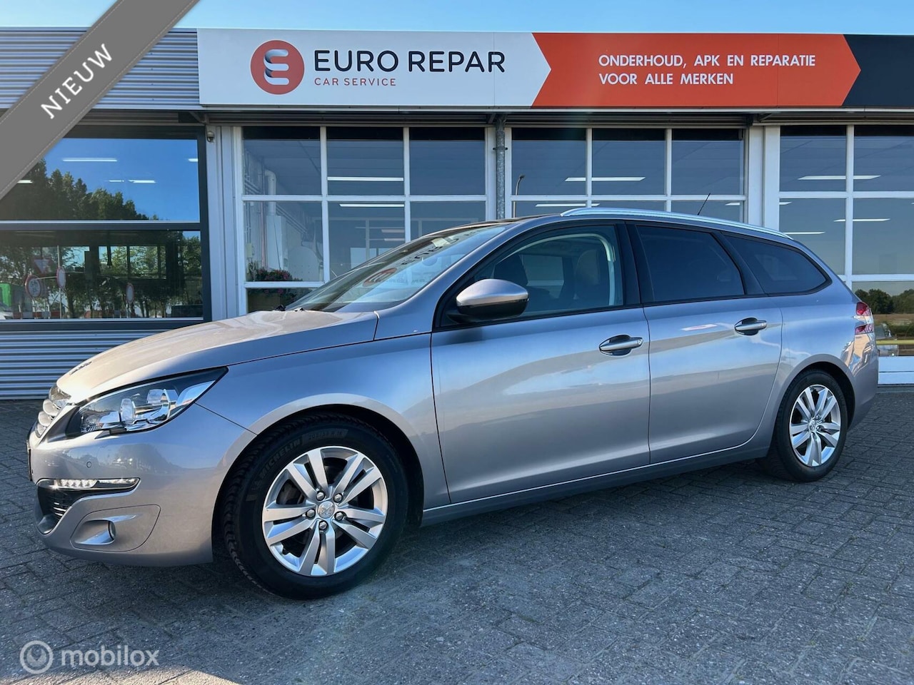 Peugeot 308 SW - 1.2 PureTech Blue Lease Executive 1.2 PureTech Blue Lease Executive - AutoWereld.nl