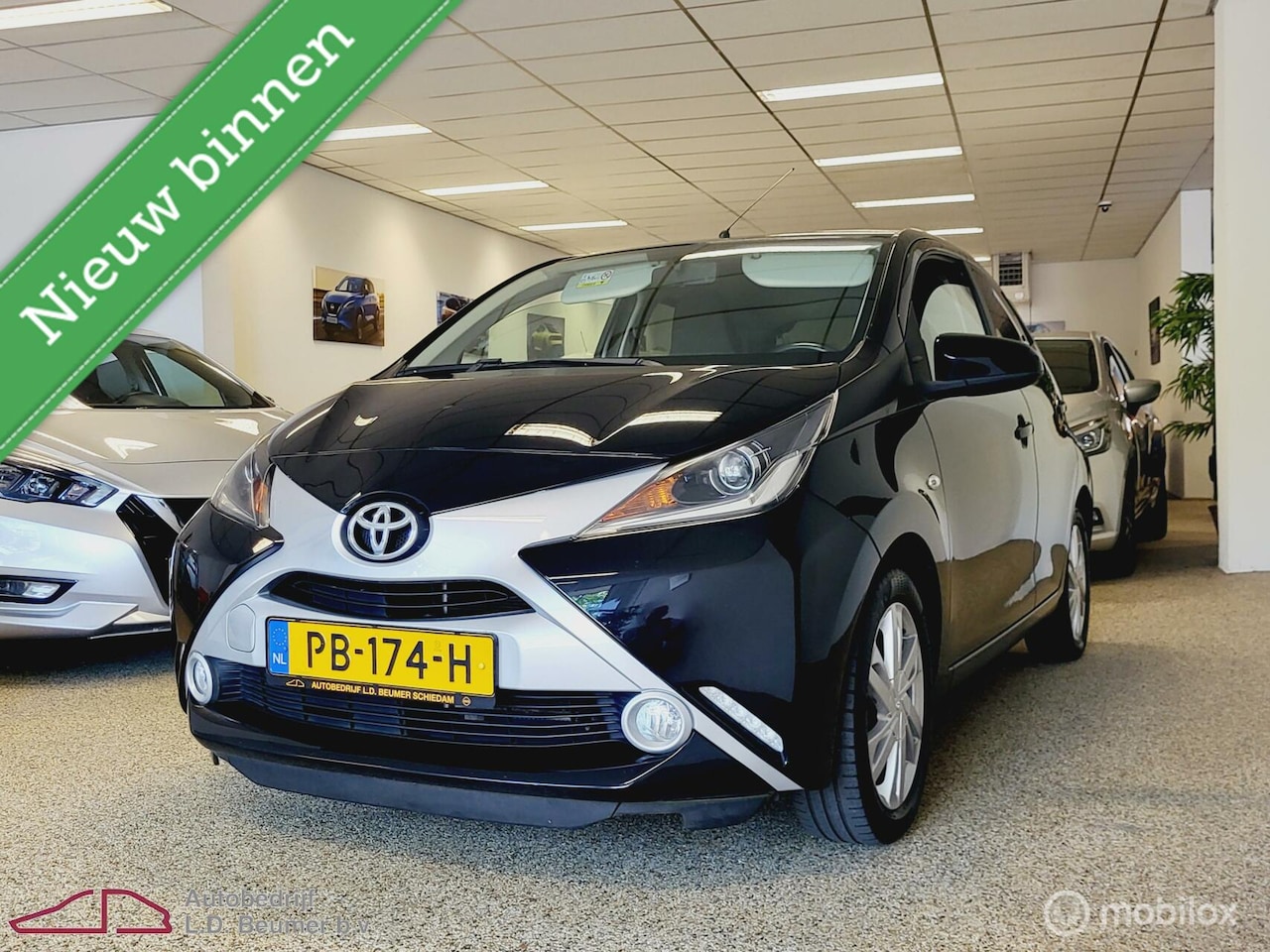 Toyota Aygo - 1.0 VVT-i x-sport NAVI *NL, CAMERA, RIJKLAARPRIJS!* - AutoWereld.nl