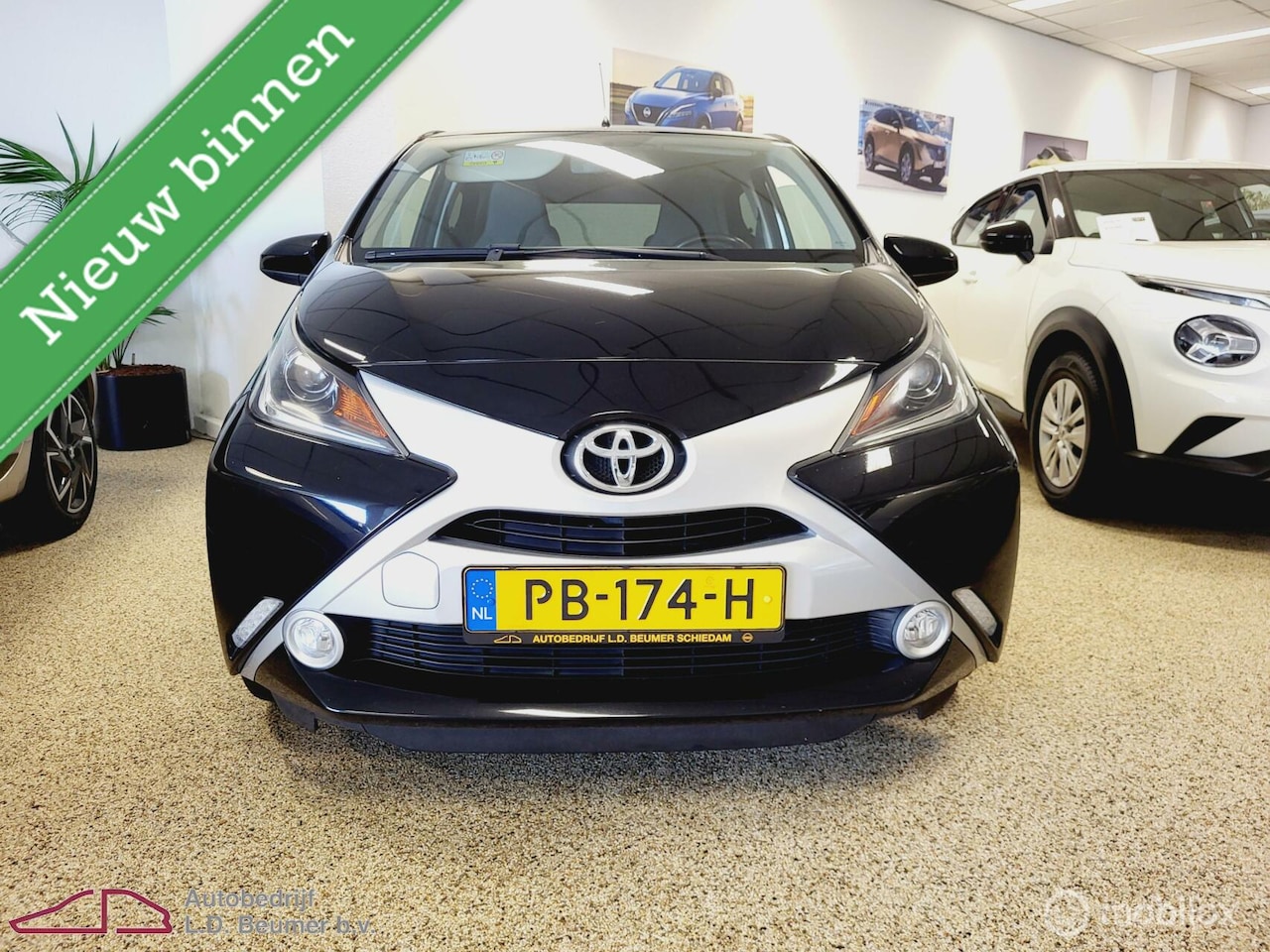 Toyota Aygo - 1.0 VVT-i x-sport NAVI *NL, CAMERA, RIJKLAARPRIJS!*
