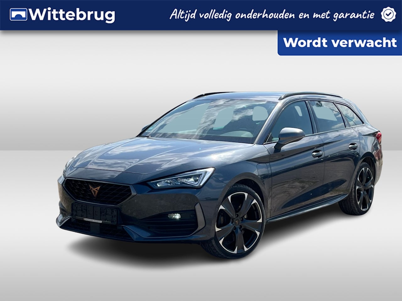 CUPRA Leon Sportstourer - 1.4 e-Hybrid Black Edition / LEDER / 19"LMV / NAVI / APP.Connect / Elektr. Klep / CAMERA - AutoWereld.nl