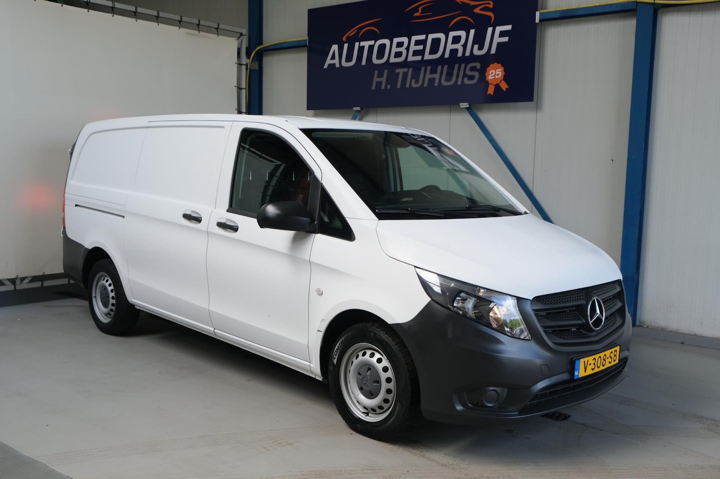 Mercedes-Benz Vito - 111 CDI 3p. Lang - N.A.P. Airco, Cruise, Trekhaak. - AutoWereld.nl