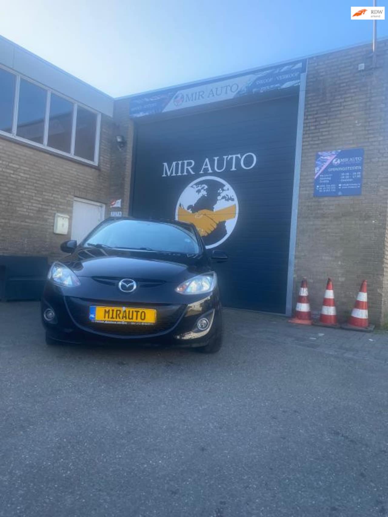 MAZDA 2